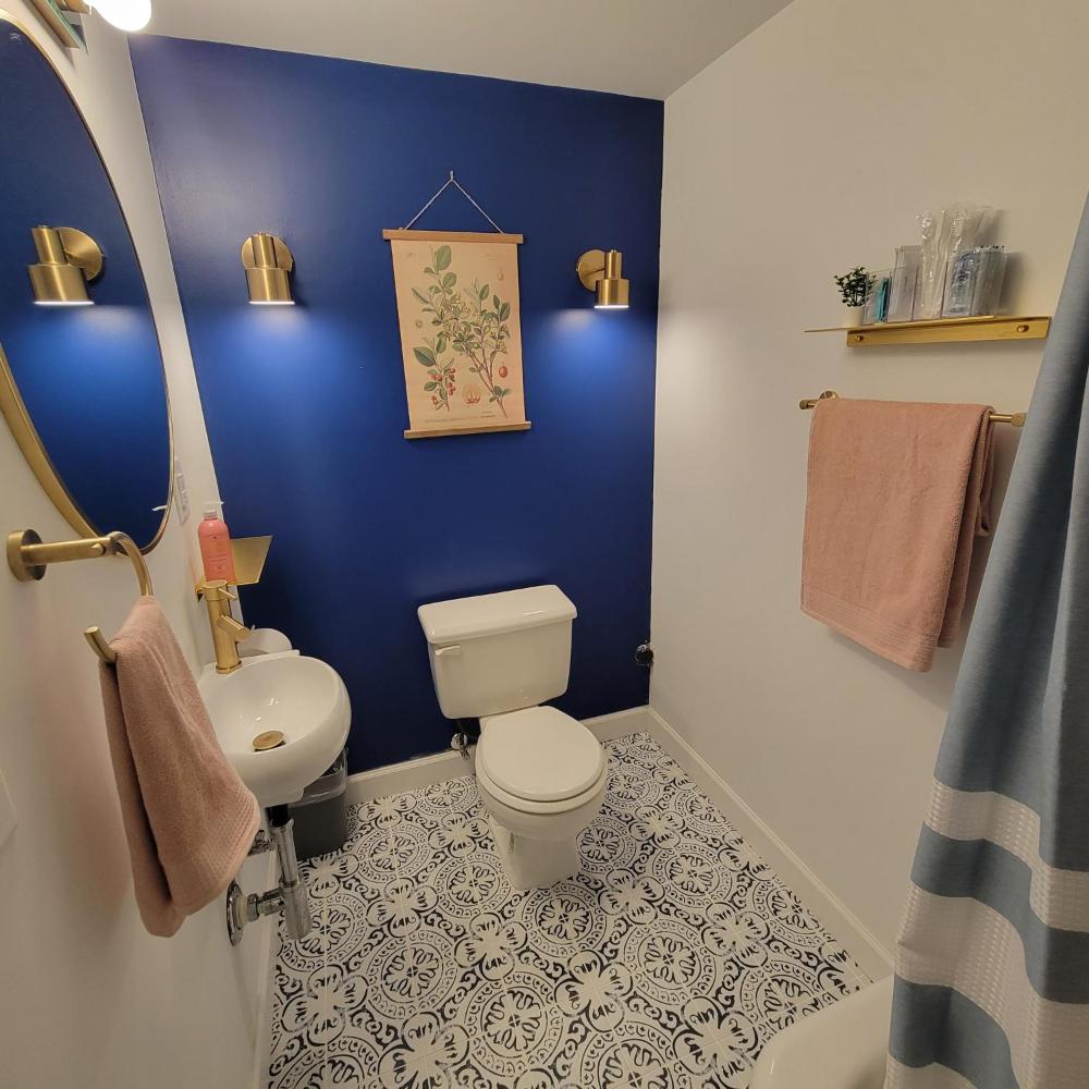 Deluxe Queen Room interior